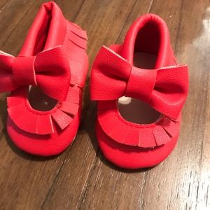 Baby girl red moccasins 6-9 months